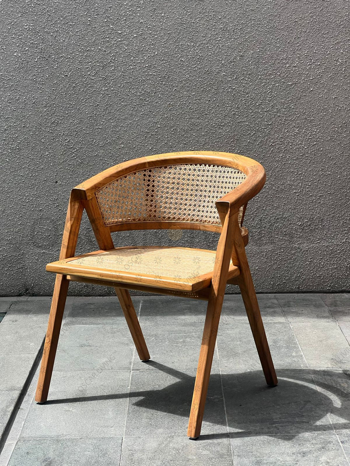 Kursi rottan Serbaguna